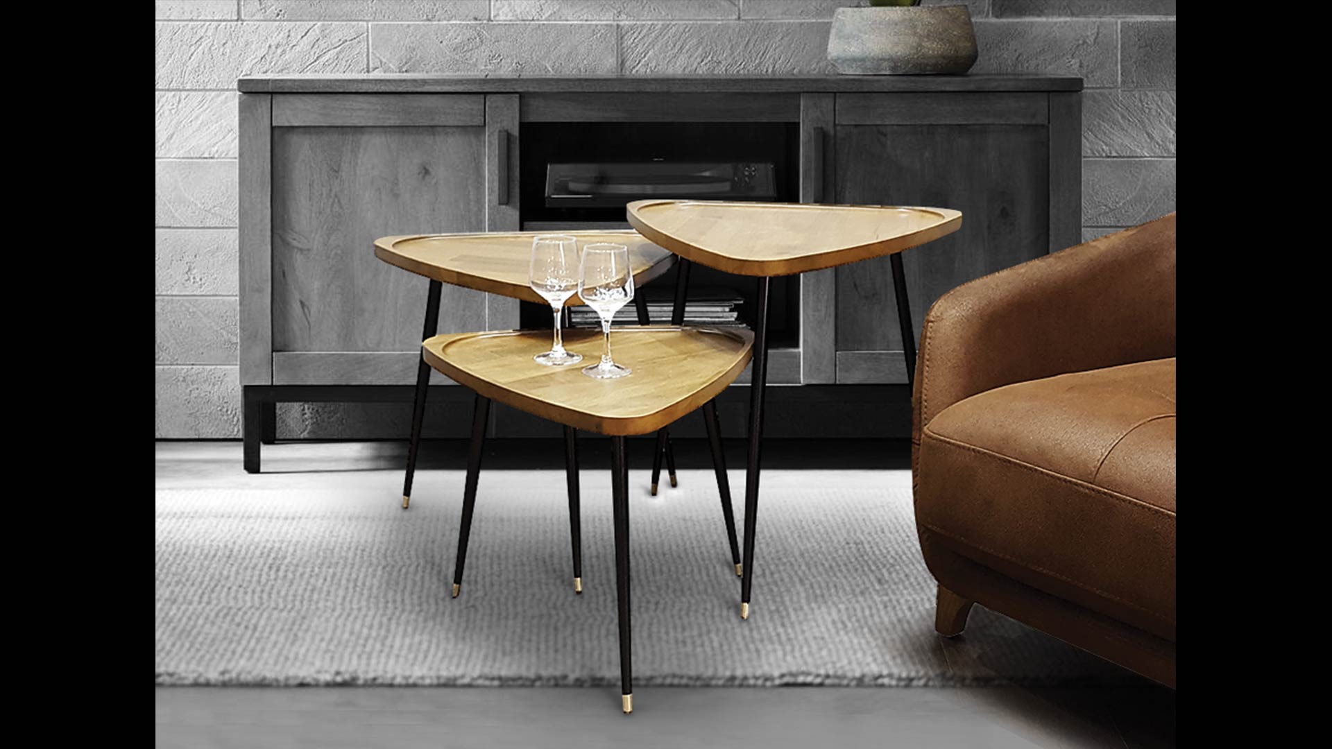 کنار مبل ترینال