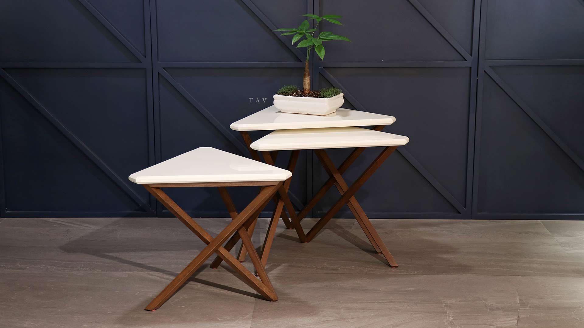 میز کنار مبلی تاو