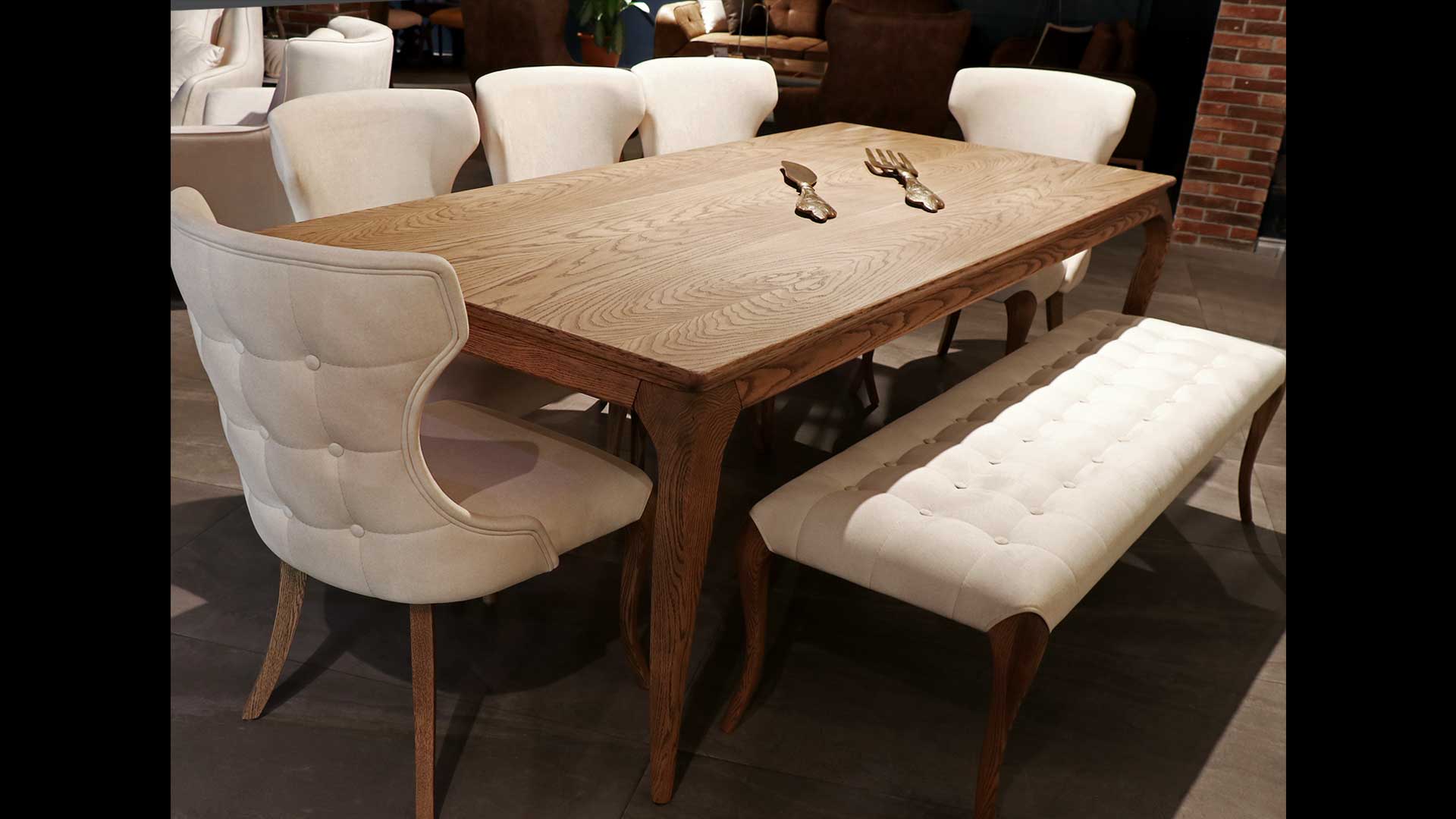 میز غذاخوری پالمیرا