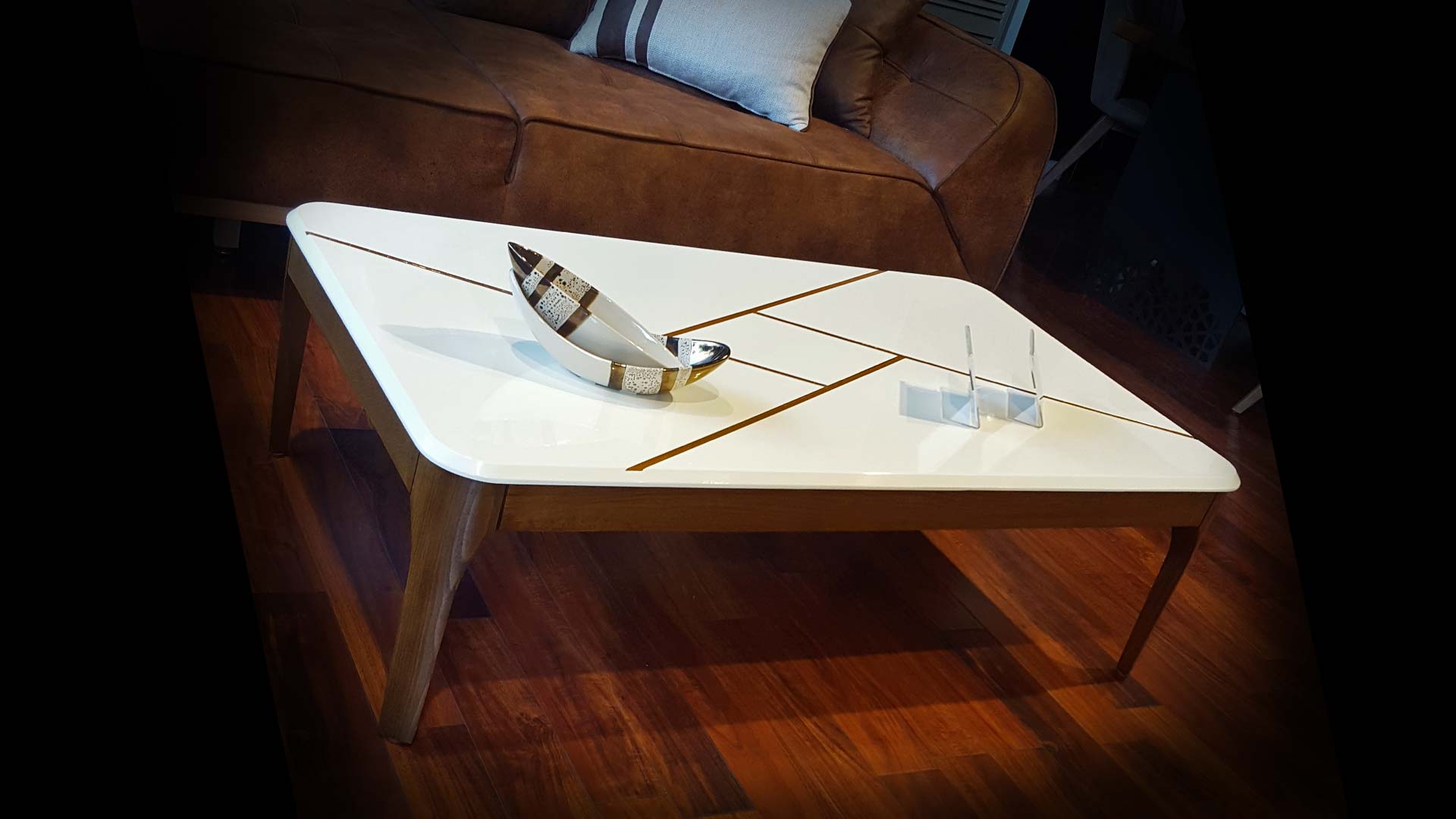 جلو مبل اوا