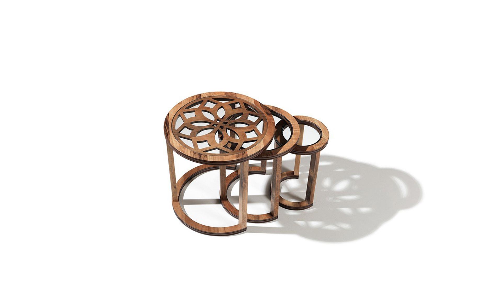 کنار مبل رویال