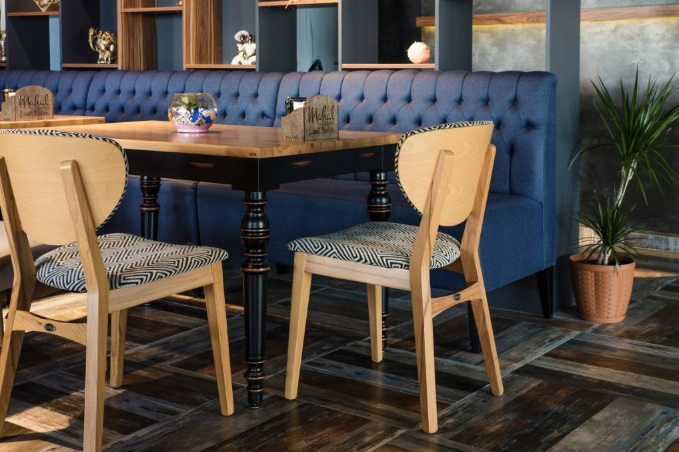 نیمکت رستورانی