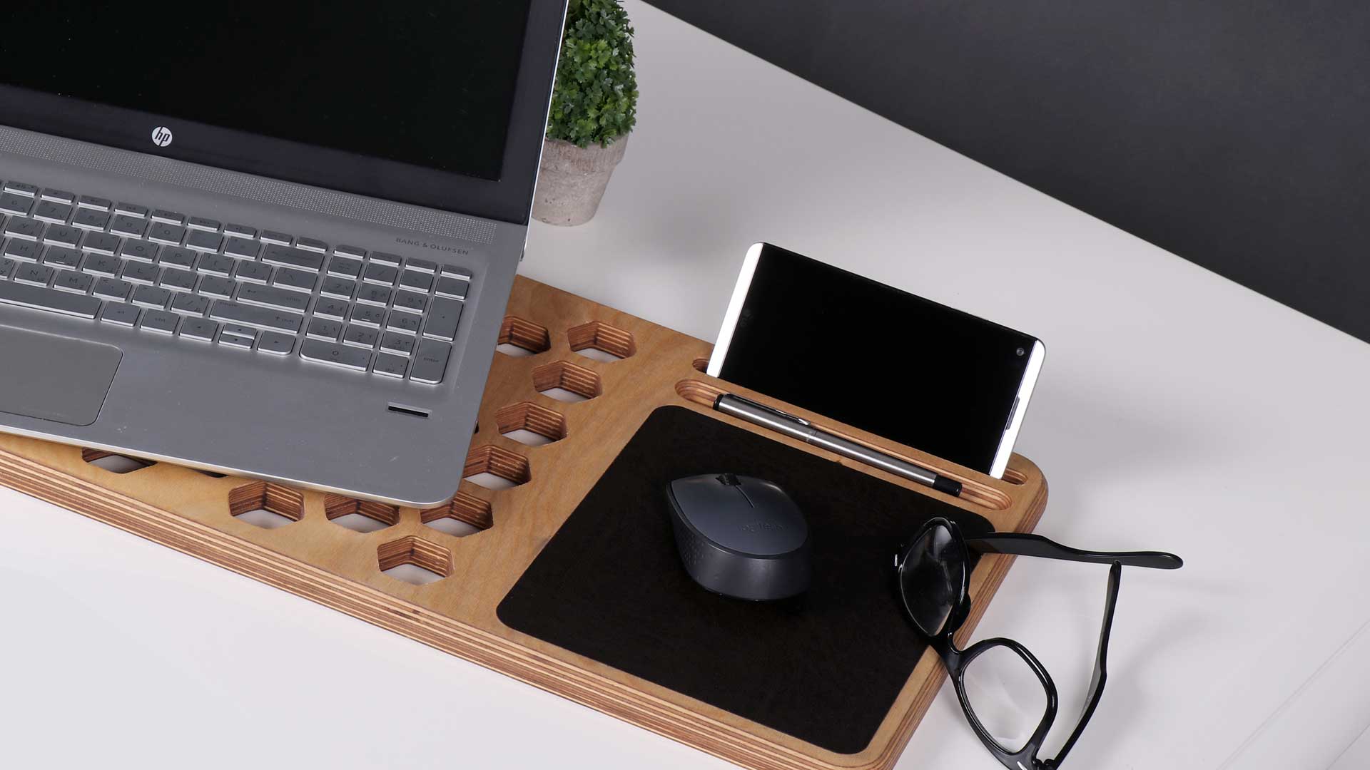 استند چوبی لپ تاپ 2