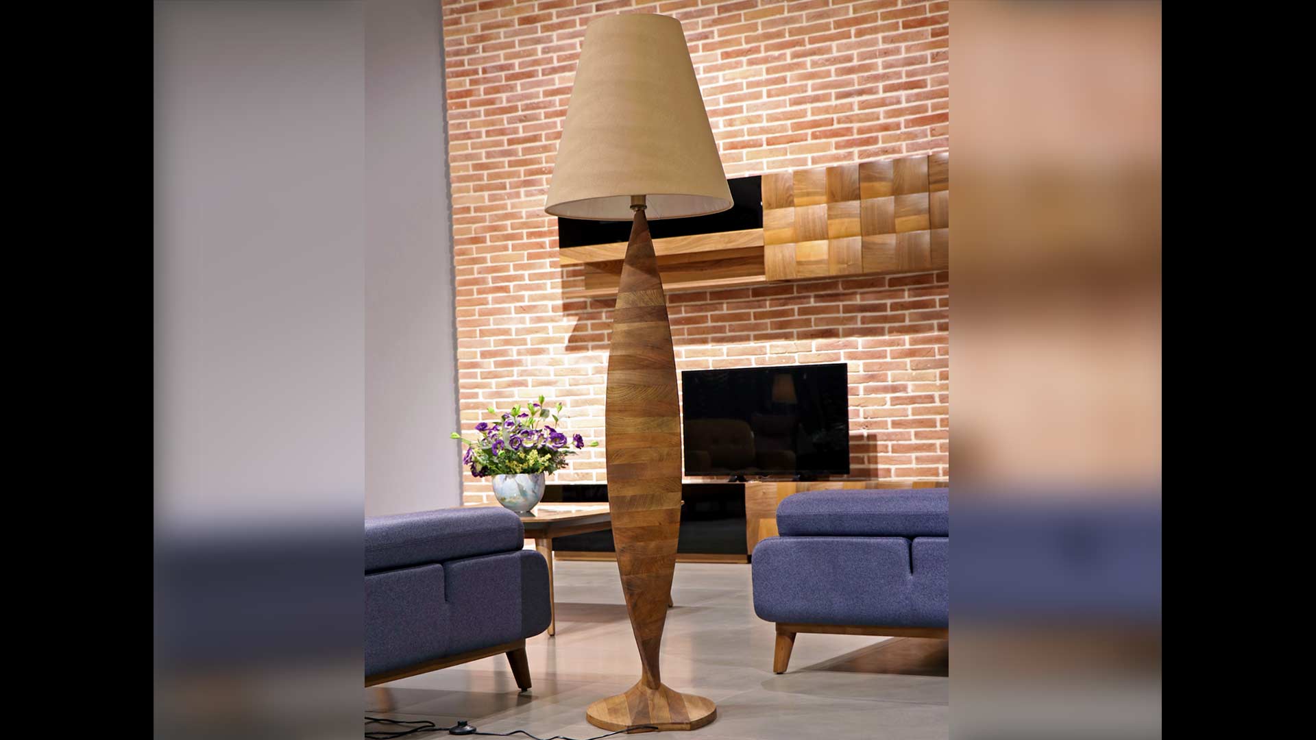 آباژور ایستاده پال