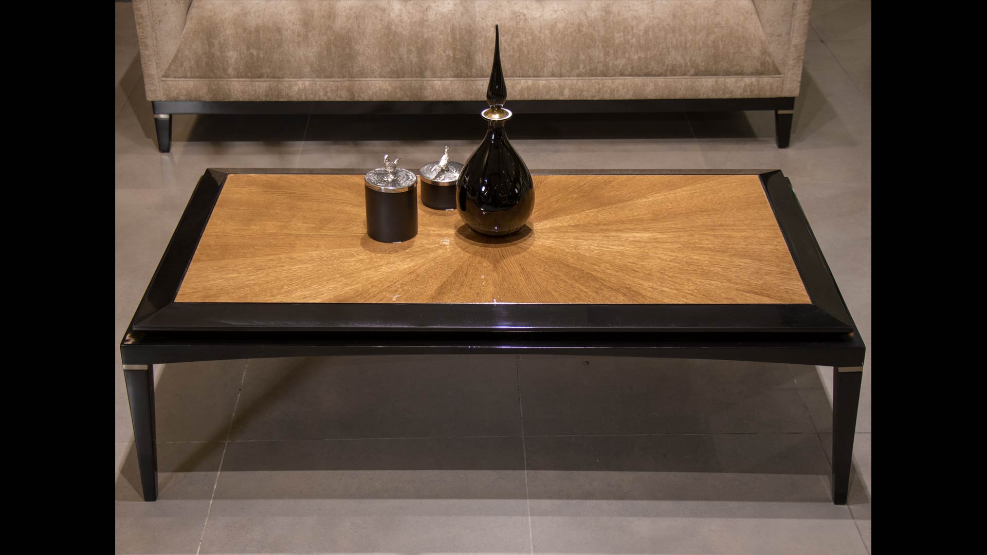 میز جلو مبل رویال