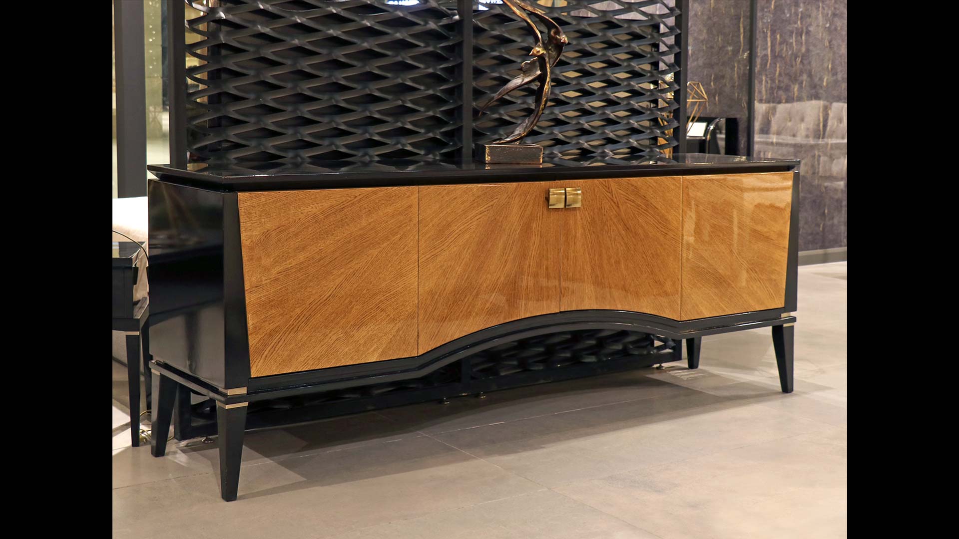 کنسول پذیرایی رویال