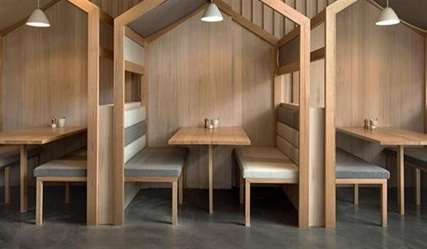 هنگام خرید میز و صندلی رستورانی در فضای باز باید به چه نکاتی توجه کرد: