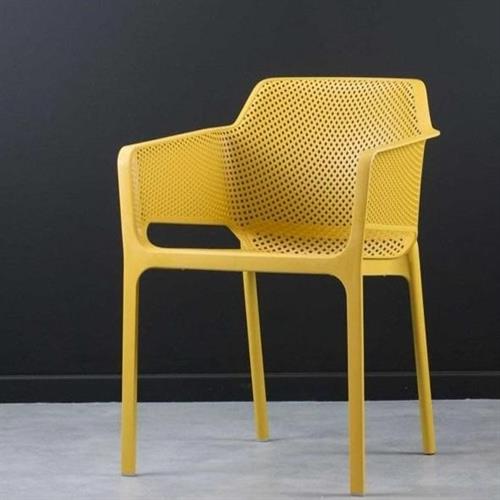 ویژگی های این صندلی موارد زیر هستند: