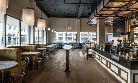 • خرید مبل هایی که خیلی کوچک یا خیلی بزرگ هستند: