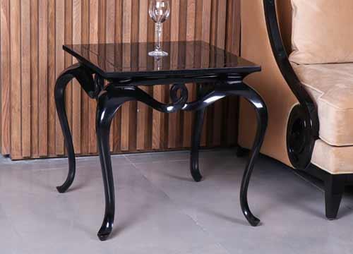 میز کنار مبل رجینا