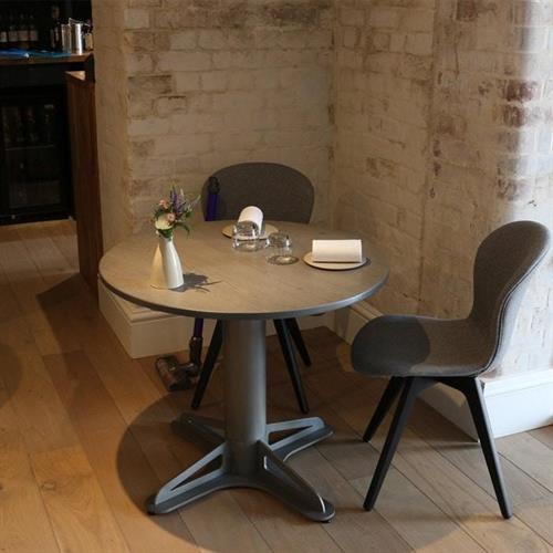 مبلمان های مناسب کافی شاپ کدام ها هستند؟