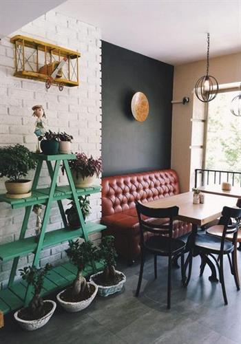 موارد مهم در انتخاب رنگ مناسب برای مبلمان کافی شاپ کدامند؟