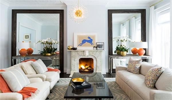 از آینه و کاغذ دیواری استفاده کنید